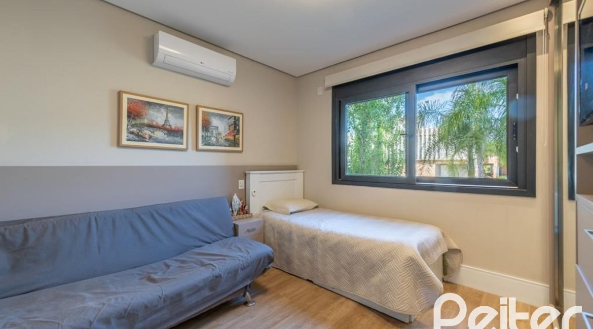 Casa em Condomínio à venda com 550m², 5 dormitórios, 4 suítes, 4 vagas, no bairro Terra Ville em PORTO ALEGRE