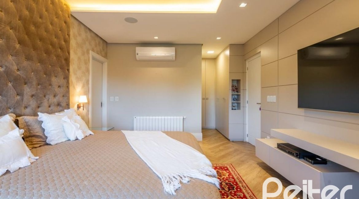 Casa em Condomínio à venda com 550m², 5 dormitórios, 4 suítes, 4 vagas, no bairro Terra Ville em PORTO ALEGRE