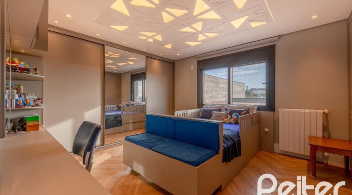 Casa em Condomínio à venda com 550m², 5 dormitórios, 4 suítes, 4 vagas, no bairro Terra Ville em PORTO ALEGRE