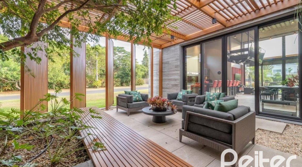 Casa em Condomínio à venda com 550m², 5 dormitórios, 4 suítes, 4 vagas, no bairro Terra Ville em PORTO ALEGRE