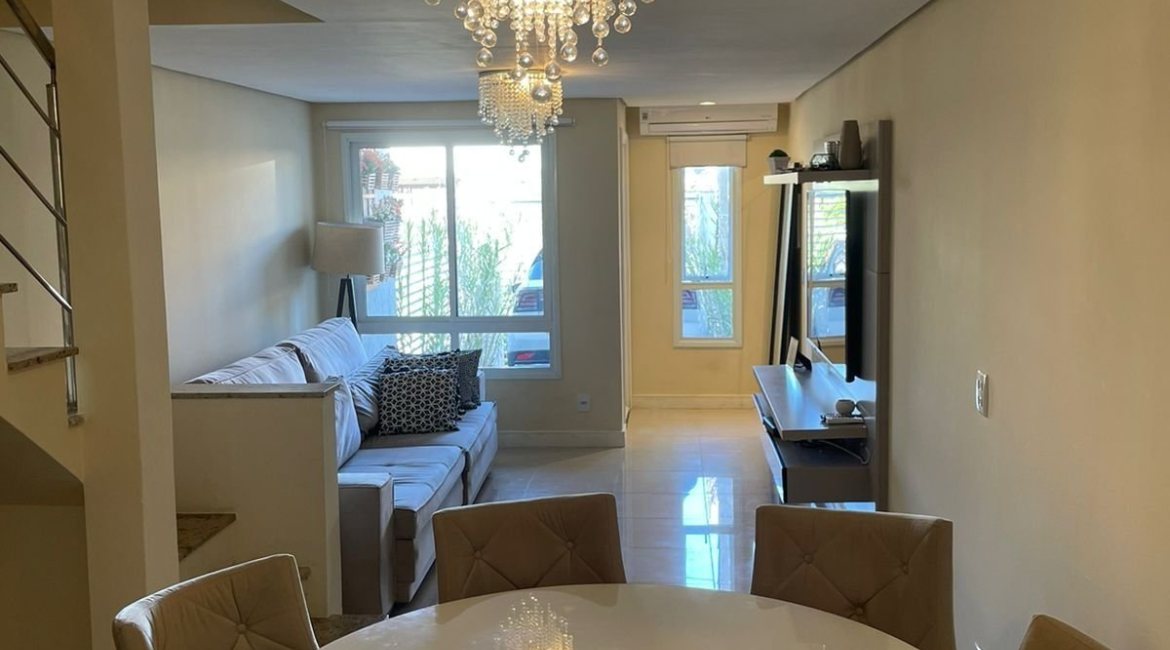 Casa em Condomínio à venda com 132m², 2 dormitórios, 1 suíte, 1 vaga, no bairro Hípica em Porto Alegre