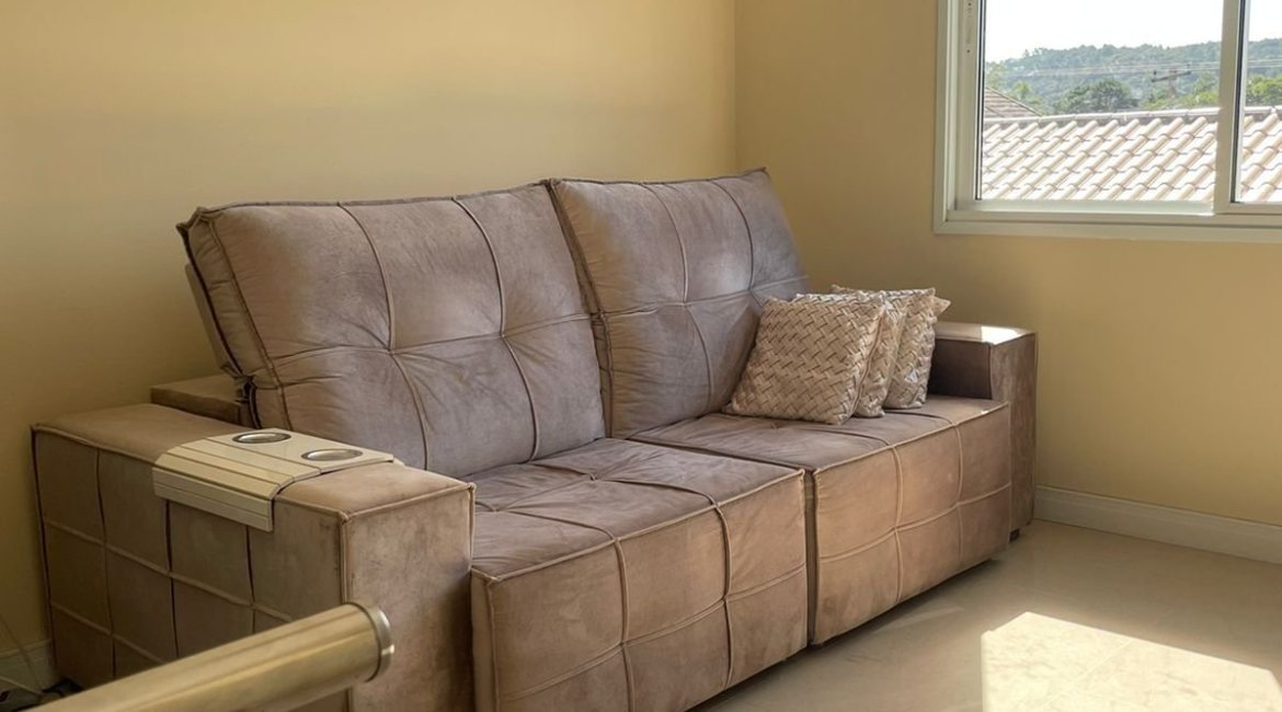 Casa em Condomínio à venda com 132m², 2 dormitórios, 1 suíte, 1 vaga, no bairro Hípica em Porto Alegre