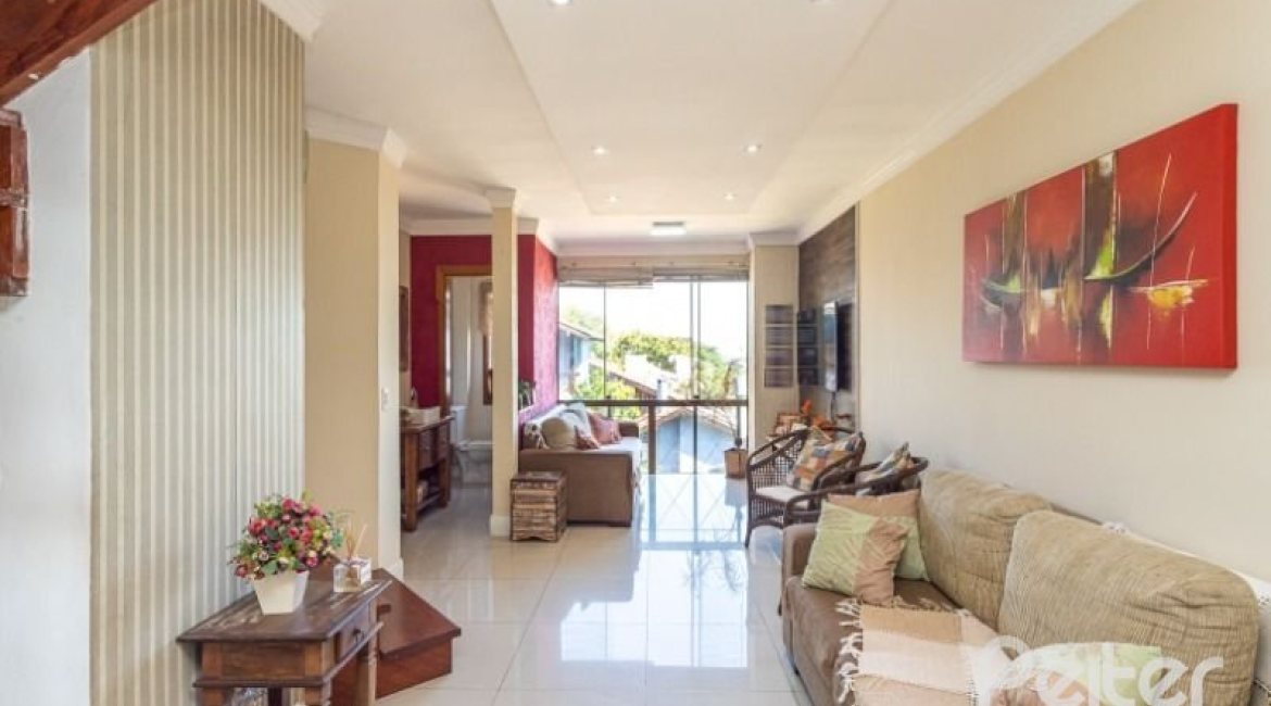 Casa em Condomínio à venda com 255m², 3 dormitórios, 1 suíte, 4 vagas, no bairro Jardim Isabel em Porto Alegre