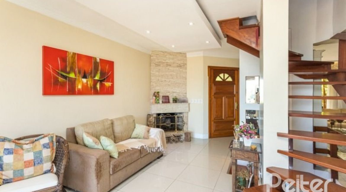 Casa em Condomínio à venda com 255m², 3 dormitórios, 1 suíte, 4 vagas, no bairro Jardim Isabel em Porto Alegre