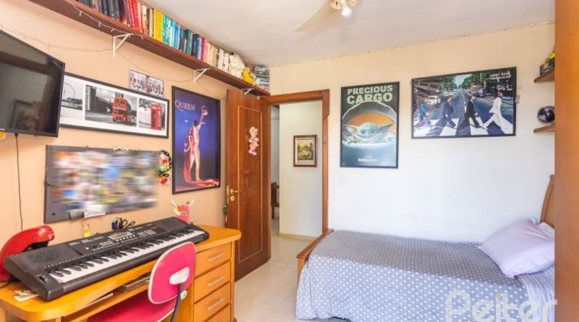 Casa em Condomínio à venda com 255m², 3 dormitórios, 1 suíte, 4 vagas, no bairro Jardim Isabel em Porto Alegre