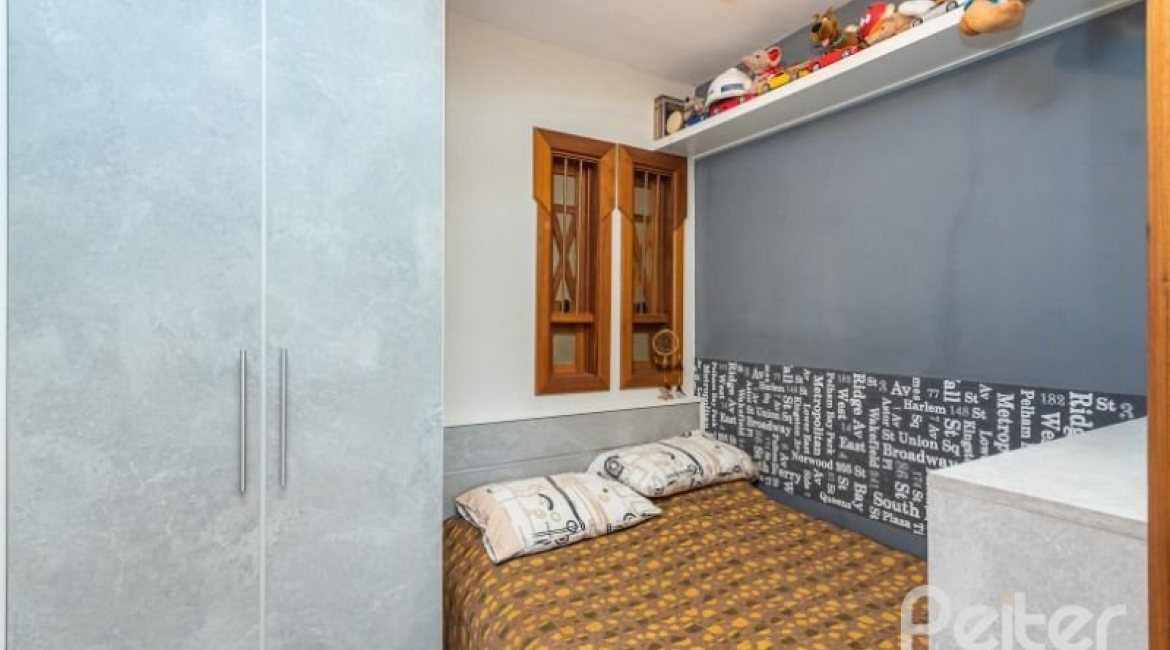 Casa em Condomínio à venda com 255m², 3 dormitórios, 1 suíte, 4 vagas, no bairro Jardim Isabel em Porto Alegre