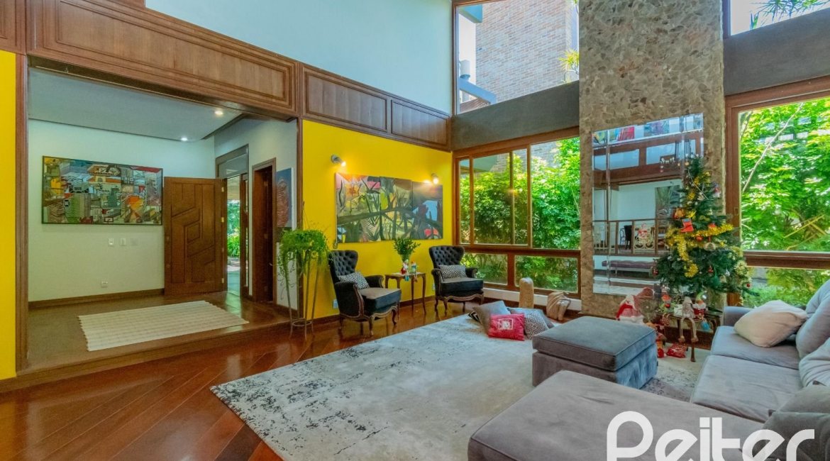 Casa em Condomínio à venda com 600m², 4 dormitórios, 2 suítes, 5 vagas, no bairro Cavalhada em PORTO ALEGRE