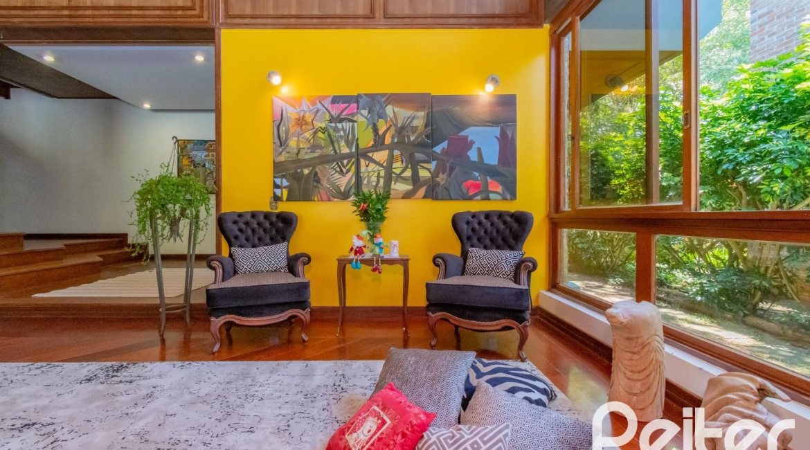 Casa em Condomínio à venda com 600m², 4 dormitórios, 2 suítes, 5 vagas, no bairro Cavalhada em PORTO ALEGRE