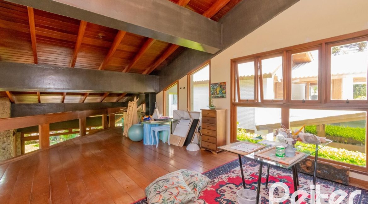 Casa em Condomínio à venda com 600m², 4 dormitórios, 2 suítes, 5 vagas, no bairro Cavalhada em PORTO ALEGRE