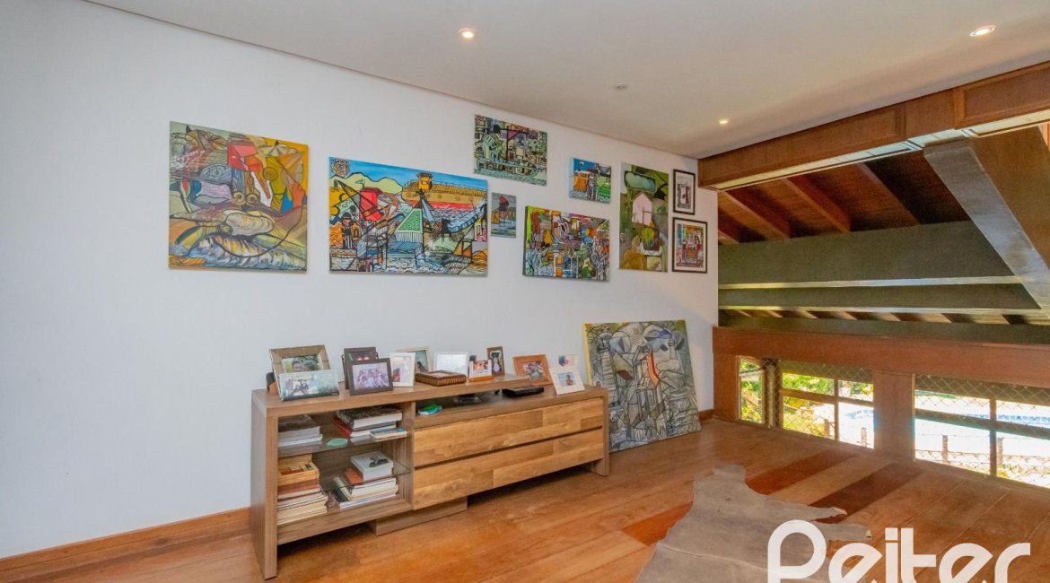 Casa em Condomínio à venda com 600m², 4 dormitórios, 2 suítes, 5 vagas, no bairro Cavalhada em PORTO ALEGRE