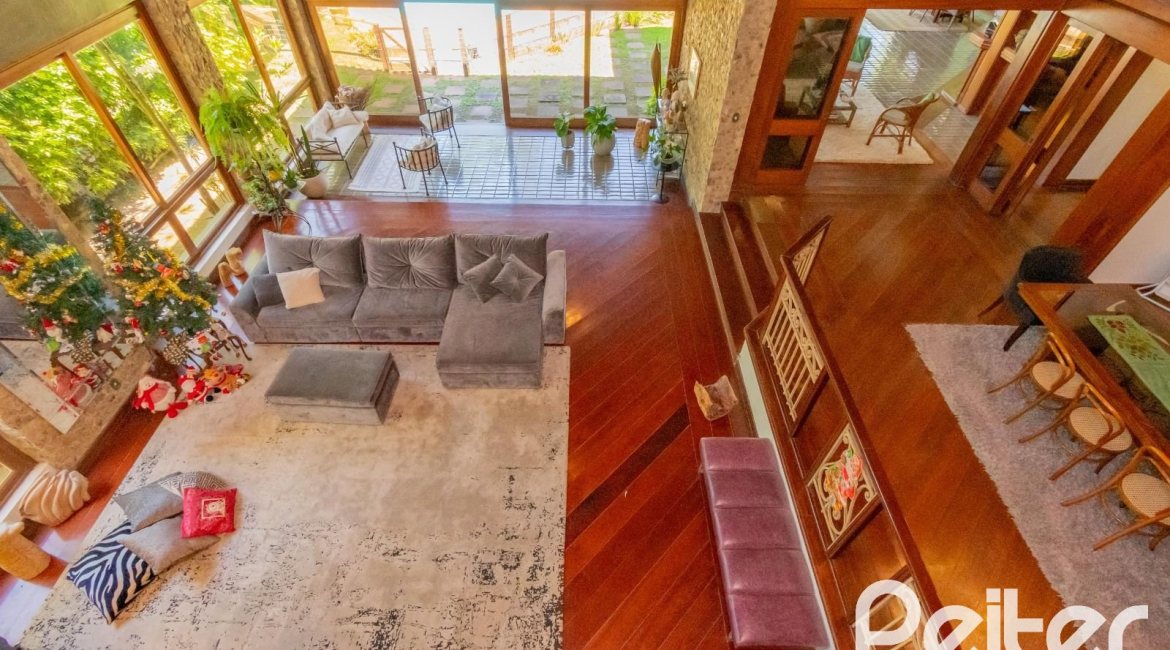 Casa em Condomínio à venda com 600m², 4 dormitórios, 2 suítes, 5 vagas, no bairro Cavalhada em PORTO ALEGRE