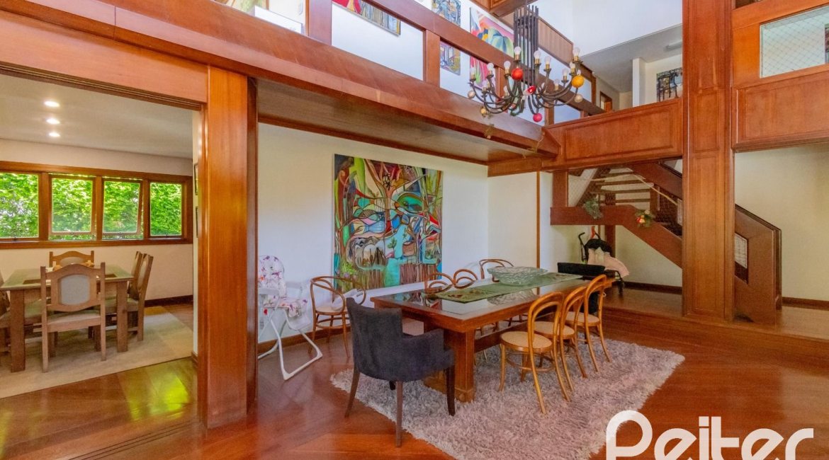 Casa em Condomínio à venda com 600m², 4 dormitórios, 2 suítes, 5 vagas, no bairro Cavalhada em PORTO ALEGRE