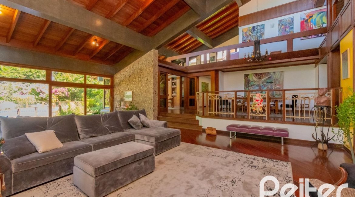 Casa em Condomínio à venda com 600m², 4 dormitórios, 2 suítes, 5 vagas, no bairro Cavalhada em PORTO ALEGRE