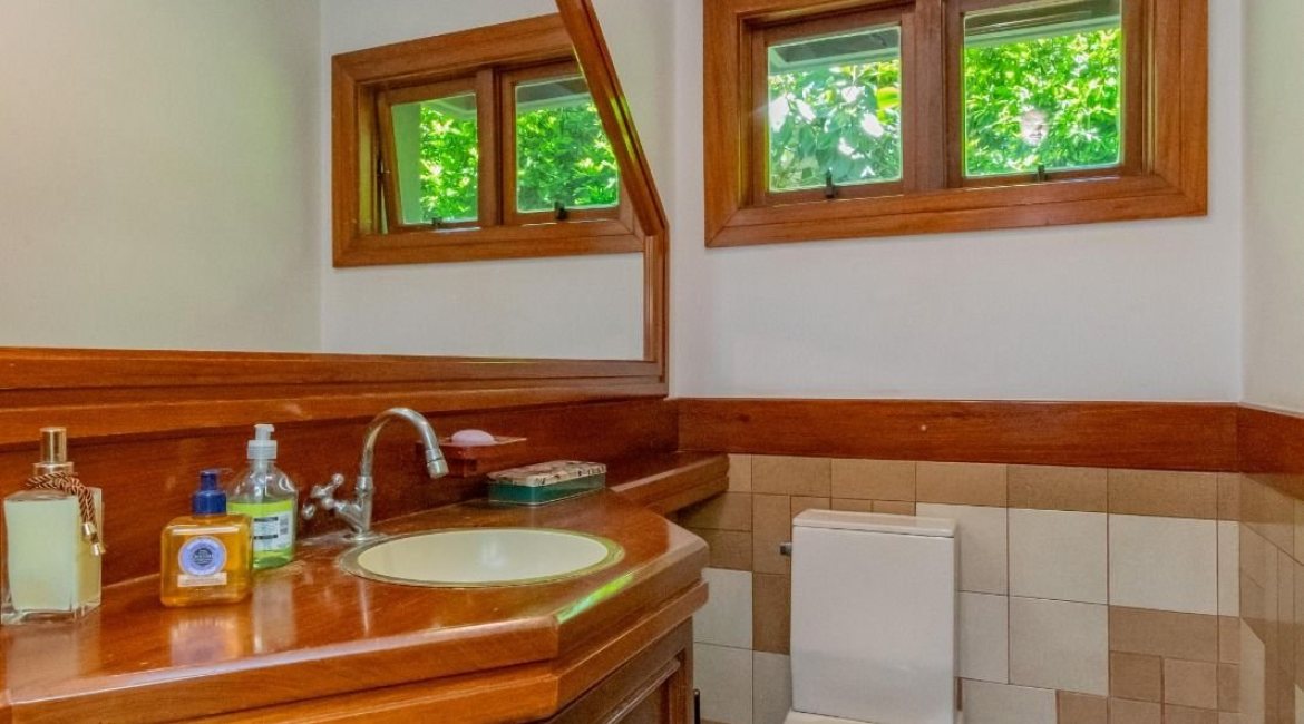 Casa em Condomínio à venda com 600m², 4 dormitórios, 2 suítes, 5 vagas, no bairro Cavalhada em PORTO ALEGRE