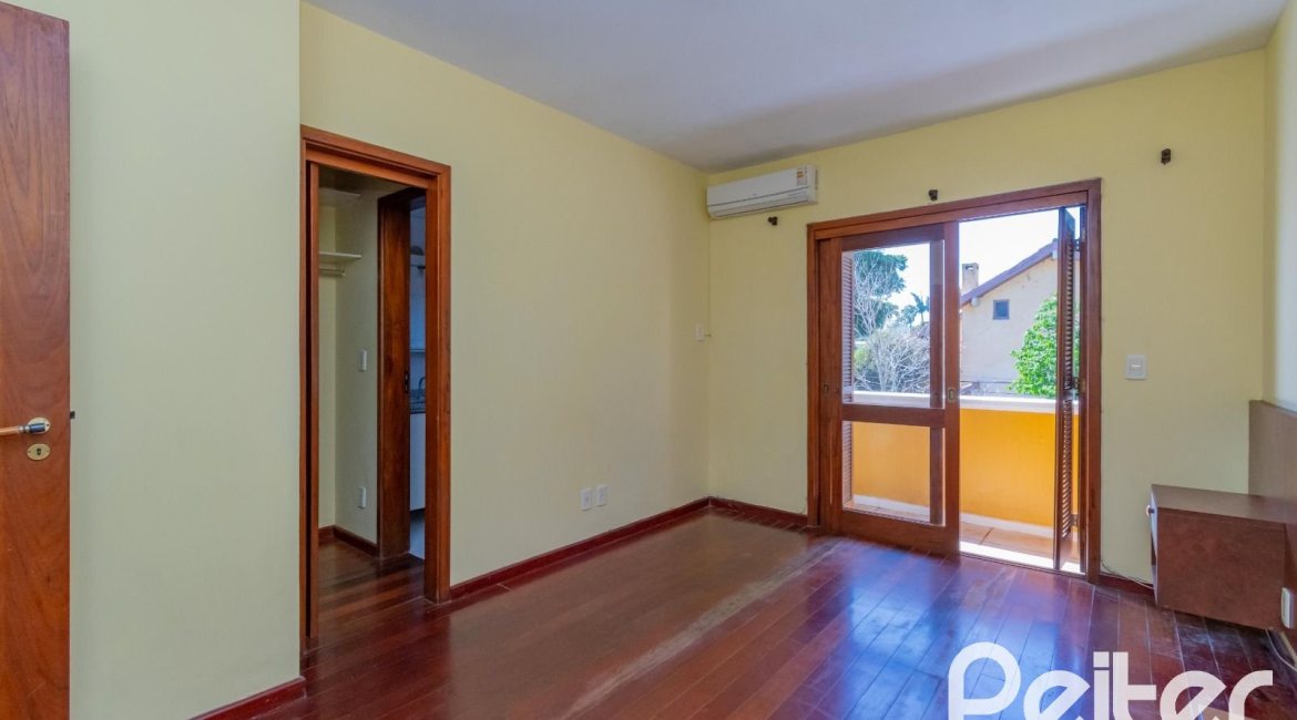  à venda, no bairro  em 