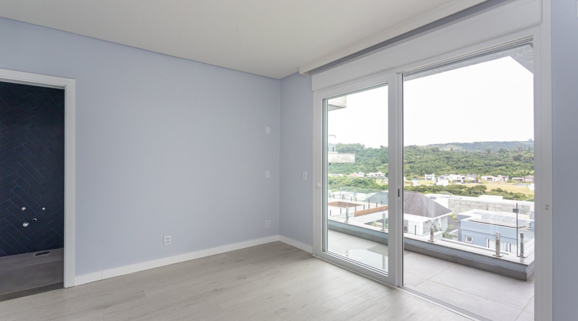 Casa em Condomínio à venda com 286m², 3 dormitórios, 3 suítes, 4 vagas, no bairro Alphaville em PORTO ALEGRE