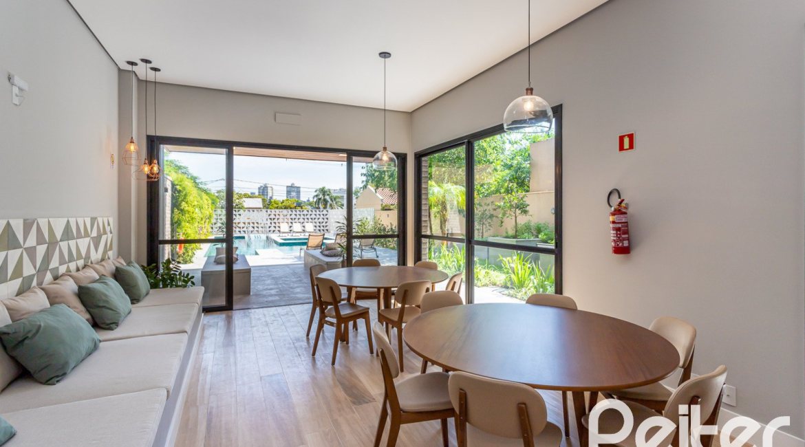 Apartamento à venda com 108m², 3 dormitórios, 1 suíte, 2 vagas, no bairro Tristeza em PORTO ALEGRE