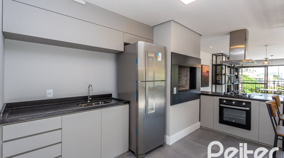 Apartamento à venda com 108m², 3 dormitórios, 1 suíte, 2 vagas, no bairro Tristeza em PORTO ALEGRE