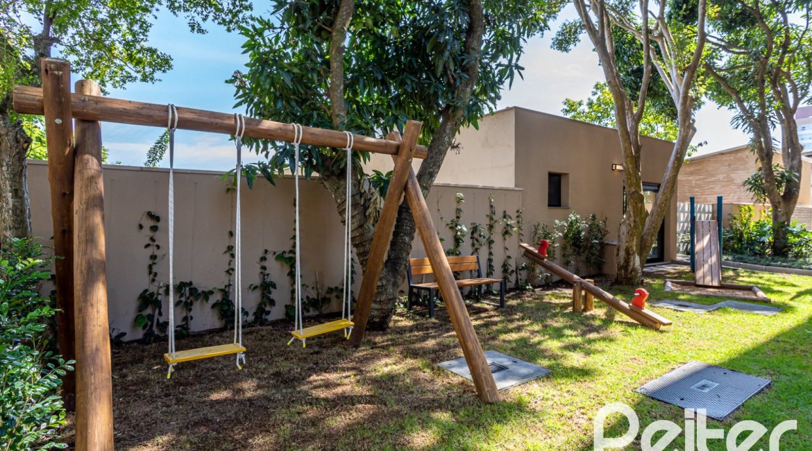 Apartamento à venda com 108m², 3 dormitórios, 1 suíte, 2 vagas, no bairro Tristeza em PORTO ALEGRE