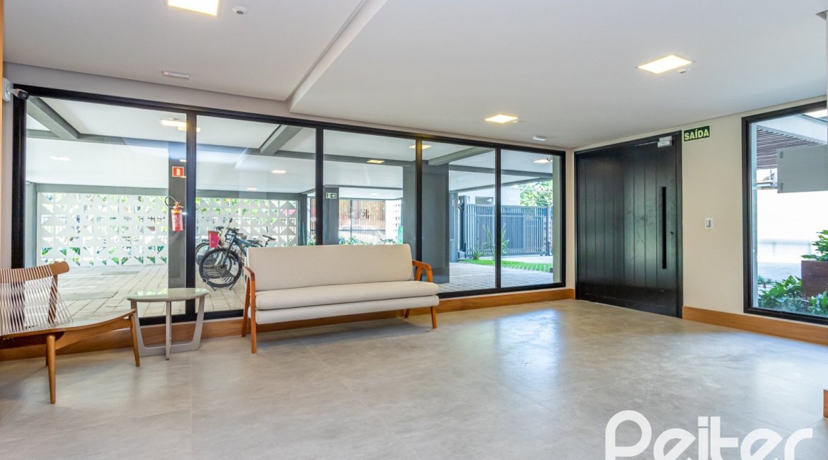 Apartamento à venda com 108m², 3 dormitórios, 1 suíte, 2 vagas, no bairro Tristeza em PORTO ALEGRE