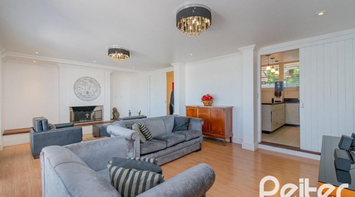 Casa à venda com 312m², 5 dormitórios, 5 suítes, 5 vagas, no bairro Vila Conceição em Porto Alegre