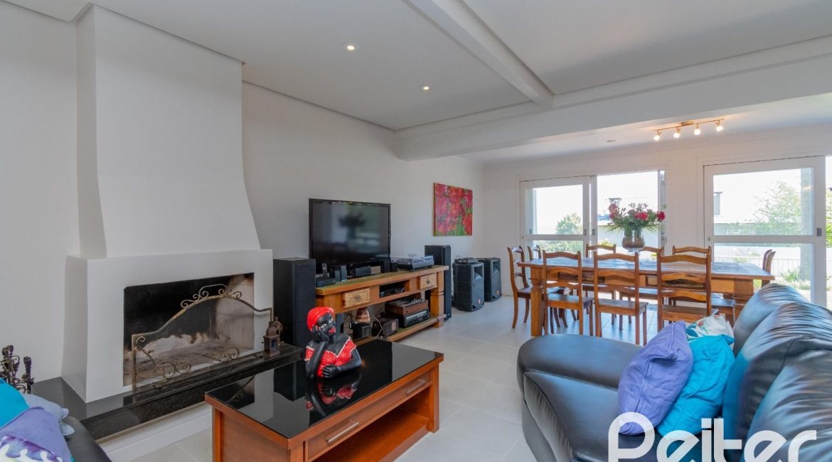 Casa à venda com 312m², 5 dormitórios, 5 suítes, 5 vagas, no bairro Vila Conceição em Porto Alegre