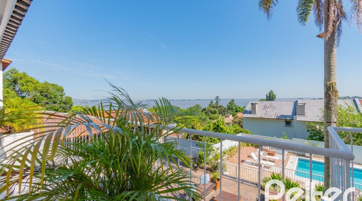 Casa à venda com 312m², 5 dormitórios, 5 suítes, 5 vagas, no bairro Vila Conceição em Porto Alegre