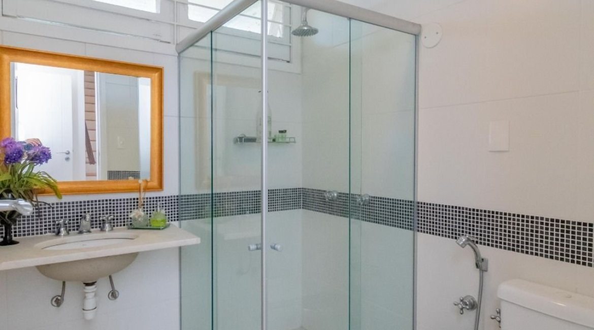 Casa à venda com 312m², 5 dormitórios, 5 suítes, 5 vagas, no bairro Vila Conceição em Porto Alegre