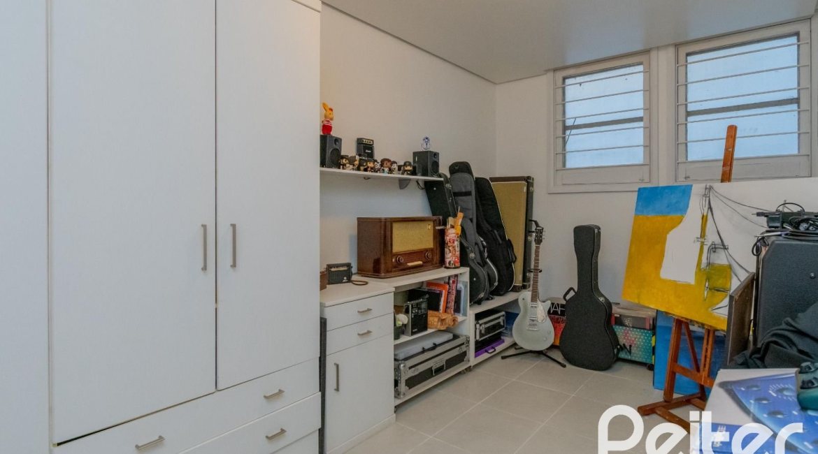 Casa à venda com 312m², 5 dormitórios, 5 suítes, 5 vagas, no bairro Vila Conceição em Porto Alegre