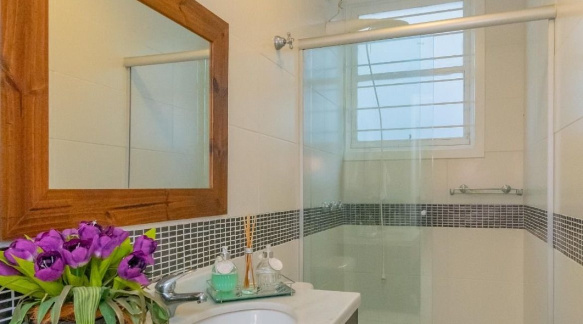 Casa à venda com 312m², 5 dormitórios, 5 suítes, 5 vagas, no bairro Vila Conceição em Porto Alegre