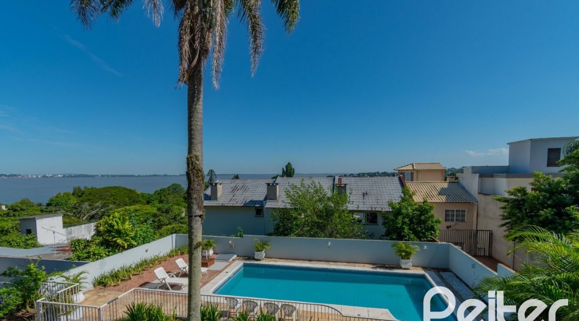 Casa à venda com 312m², 5 dormitórios, 5 suítes, 5 vagas, no bairro Vila Conceição em Porto Alegre
