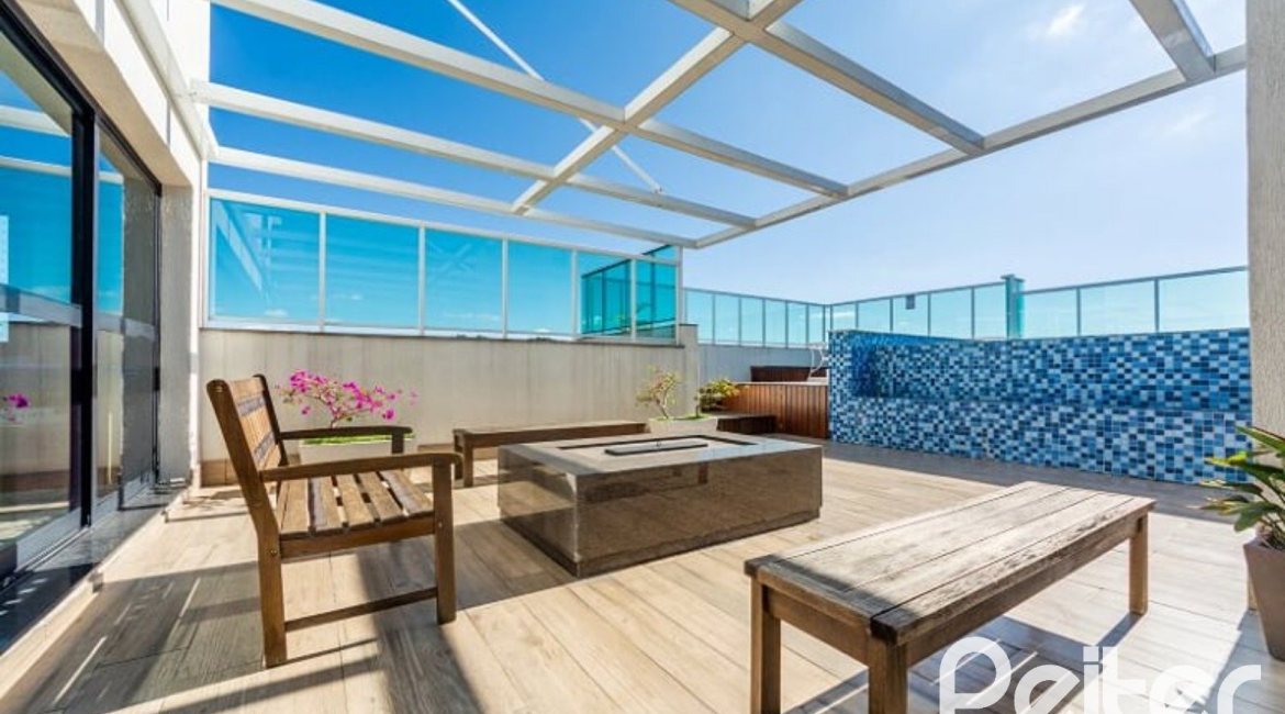 Apartamento à venda com 40m², 1 dormitório, 1 vaga, no bairro Cristal em PORTO ALEGRE