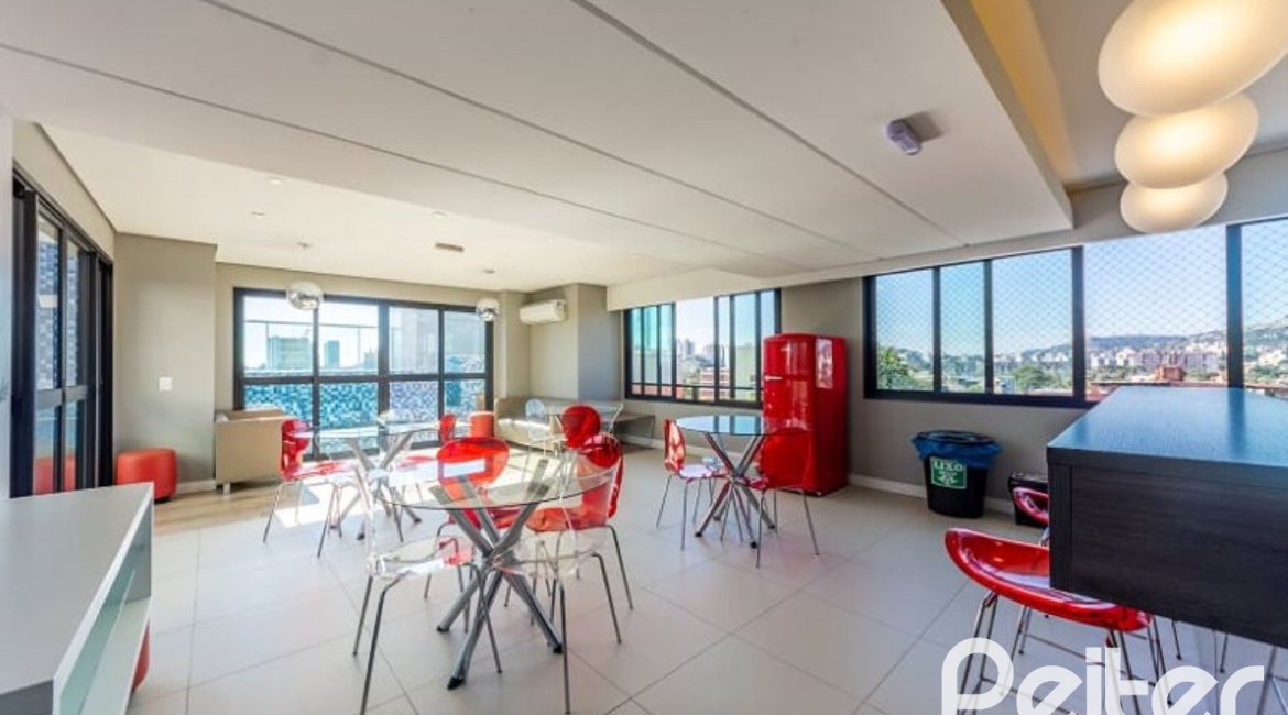 Apartamento à venda com 40m², 1 dormitório, 1 vaga, no bairro Cristal em PORTO ALEGRE