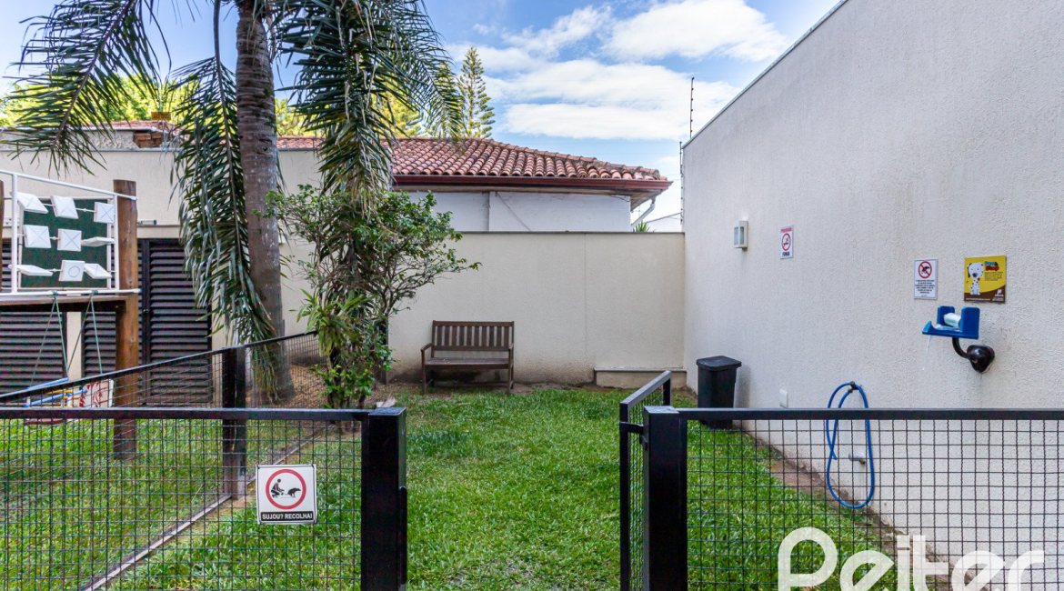Apartamento à venda com 40m², 1 dormitório, 1 suíte, 1 vaga, no bairro Cristal em PORTO ALEGRE