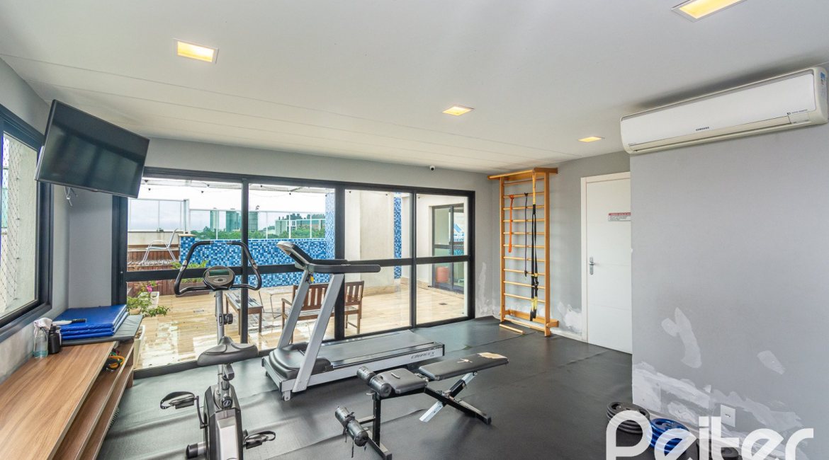 Apartamento à venda com 40m², 1 dormitório, 1 suíte, 1 vaga, no bairro Cristal em PORTO ALEGRE