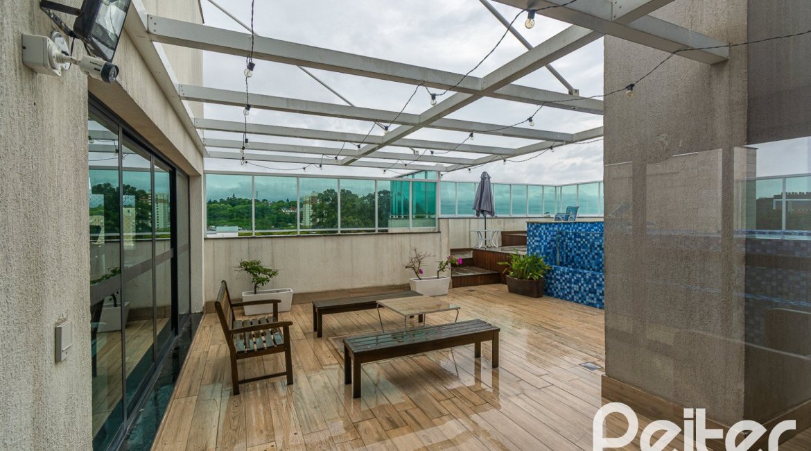 Apartamento à venda com 40m², 1 dormitório, 1 suíte, 1 vaga, no bairro Cristal em PORTO ALEGRE