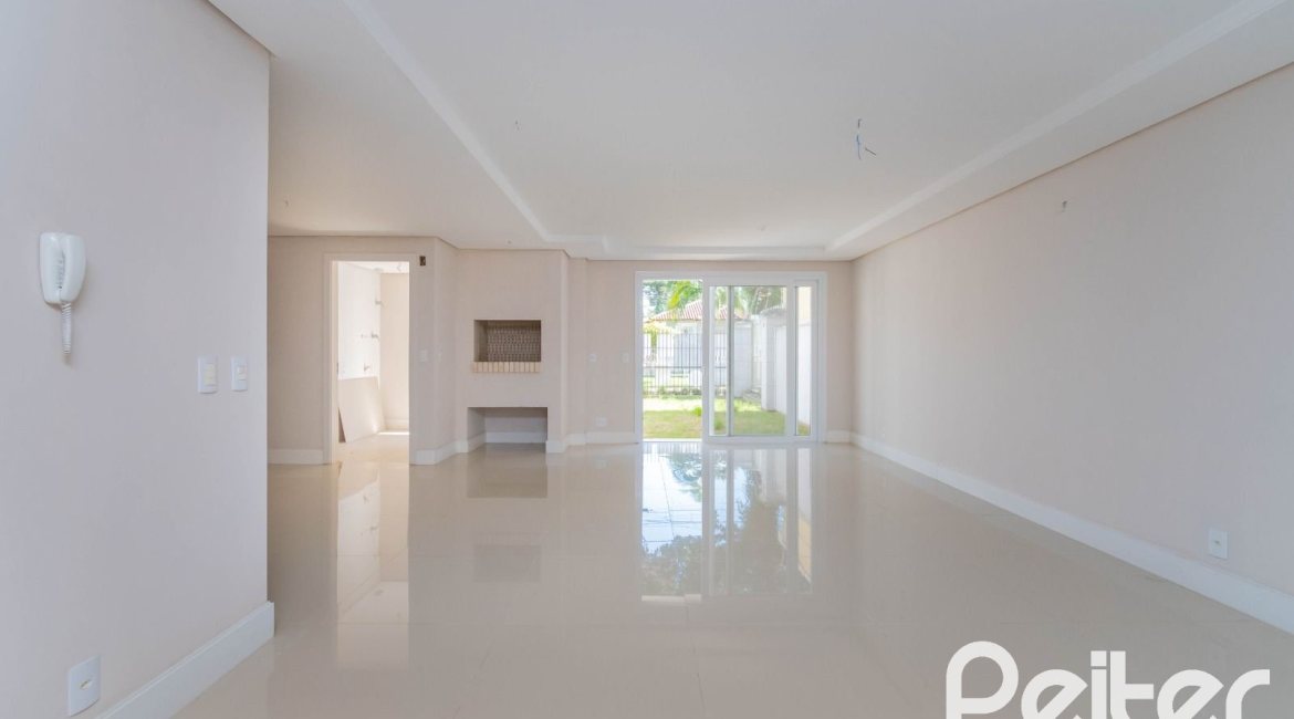 Casa em Condomínio à venda com 293m², 3 dormitórios, 3 suítes, 3 vagas, no bairro Tristeza em Porto Alegre