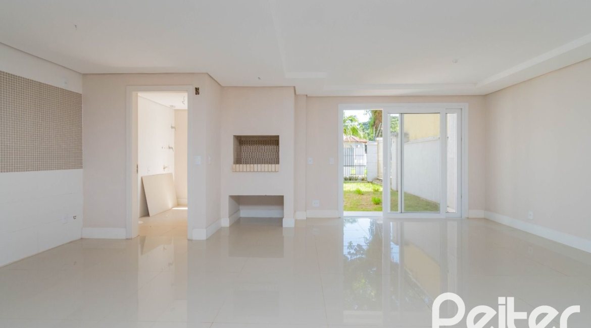 Casa em Condomínio à venda com 293m², 3 dormitórios, 3 suítes, 3 vagas, no bairro Tristeza em Porto Alegre