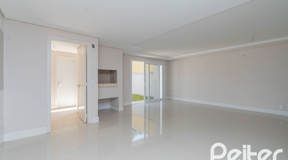 Casa em Condomínio à venda com 293m², 3 dormitórios, 3 suítes, 3 vagas, no bairro Tristeza em Porto Alegre