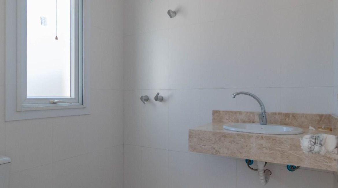 Casa em Condomínio à venda com 293m², 3 dormitórios, 3 suítes, 3 vagas, no bairro Tristeza em Porto Alegre