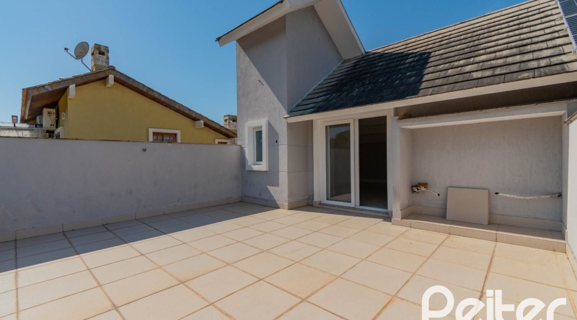 Casa em Condomínio à venda com 293m², 3 dormitórios, 3 suítes, 3 vagas, no bairro Tristeza em Porto Alegre