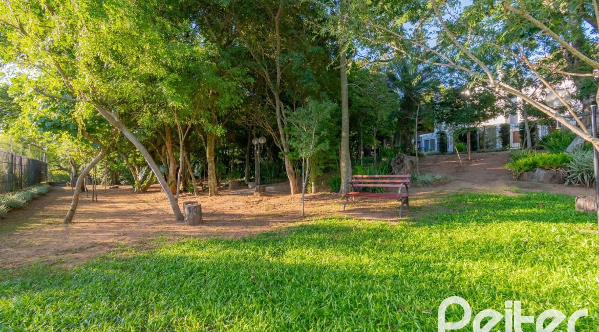 Casa em Condomínio à venda com 293m², 3 dormitórios, 3 suítes, 3 vagas, no bairro Tristeza em Porto Alegre