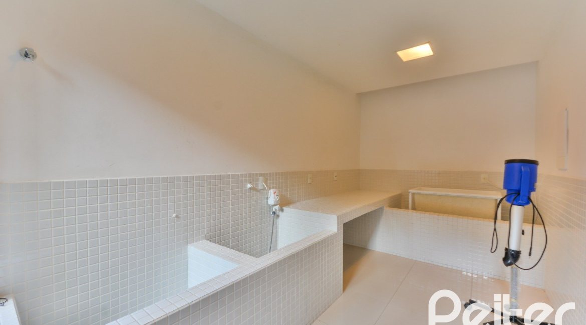 Apartamento à venda com 83m², 3 dormitórios, 1 suíte, 2 vagas, no bairro Tristeza em PORTO ALEGRE