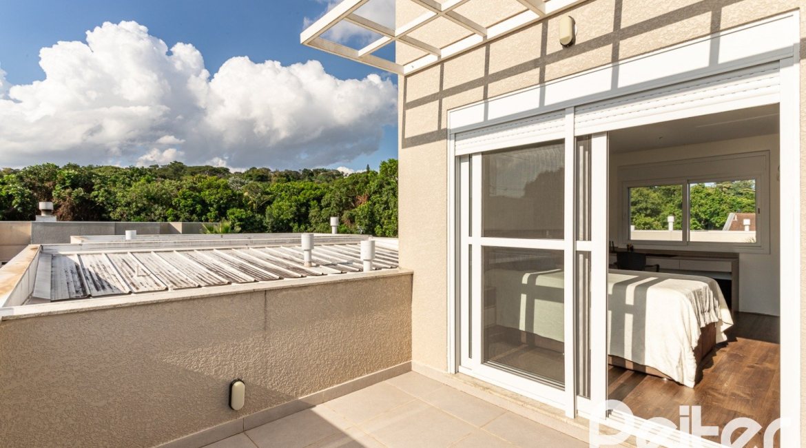 Casa em Condomínio à venda com 162m², 4 dormitórios, 2 suítes, 2 vagas, no bairro Vila Nova em PORTO ALEGRE