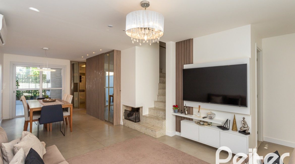 Casa em Condomínio à venda com 162m², 4 dormitórios, 2 suítes, 2 vagas, no bairro Vila Nova em PORTO ALEGRE