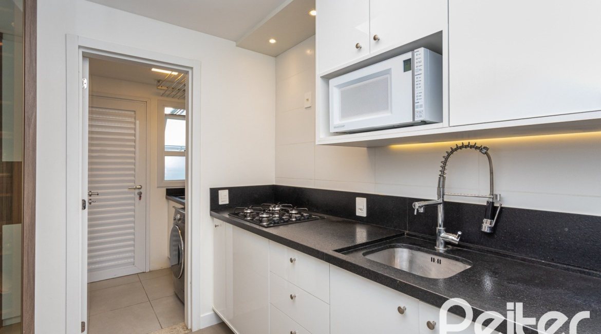 Casa em Condomínio à venda com 162m², 4 dormitórios, 2 suítes, 2 vagas, no bairro Vila Nova em PORTO ALEGRE