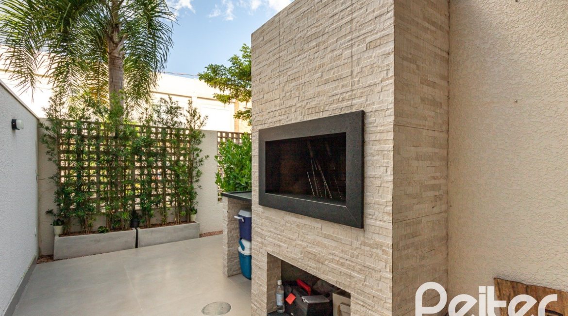 Casa em Condomínio à venda com 162m², 4 dormitórios, 2 suítes, 2 vagas, no bairro Vila Nova em PORTO ALEGRE