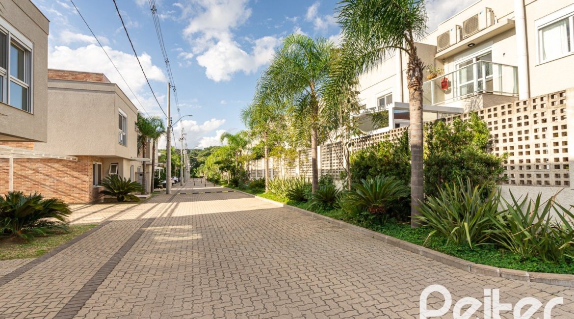 Casa em Condomínio à venda com 162m², 4 dormitórios, 2 suítes, 2 vagas, no bairro Vila Nova em PORTO ALEGRE