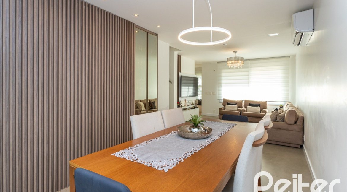 Casa em Condomínio à venda com 162m², 4 dormitórios, 2 suítes, 2 vagas, no bairro Vila Nova em PORTO ALEGRE