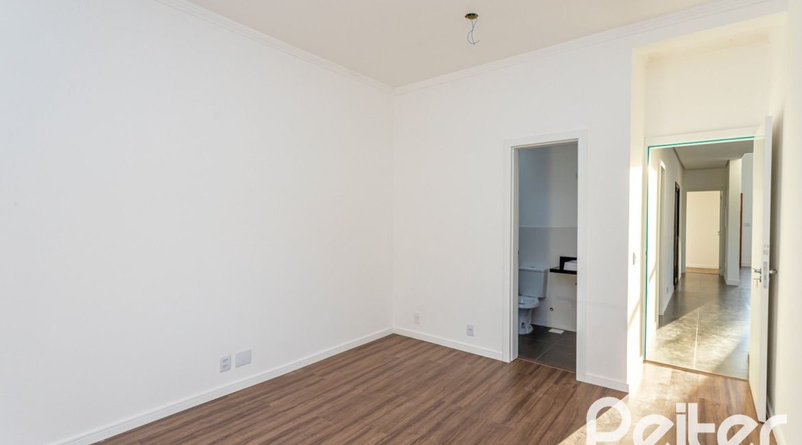 Casa em Condomínio à venda com 98m², 3 dormitórios, 1 suíte, 2 vagas, no bairro Hípica em Porto Alegre